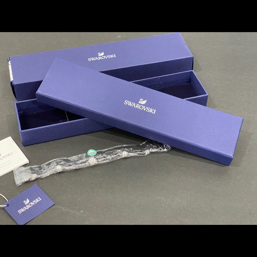 SWAROVSKI REMIX COLLECTION STRAND BRACELET